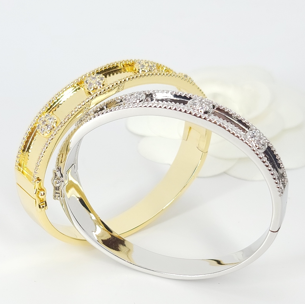 NEW Chic Micro Pave CZ Cuff Bangle Bracelet NWT - Picture 7 of 11